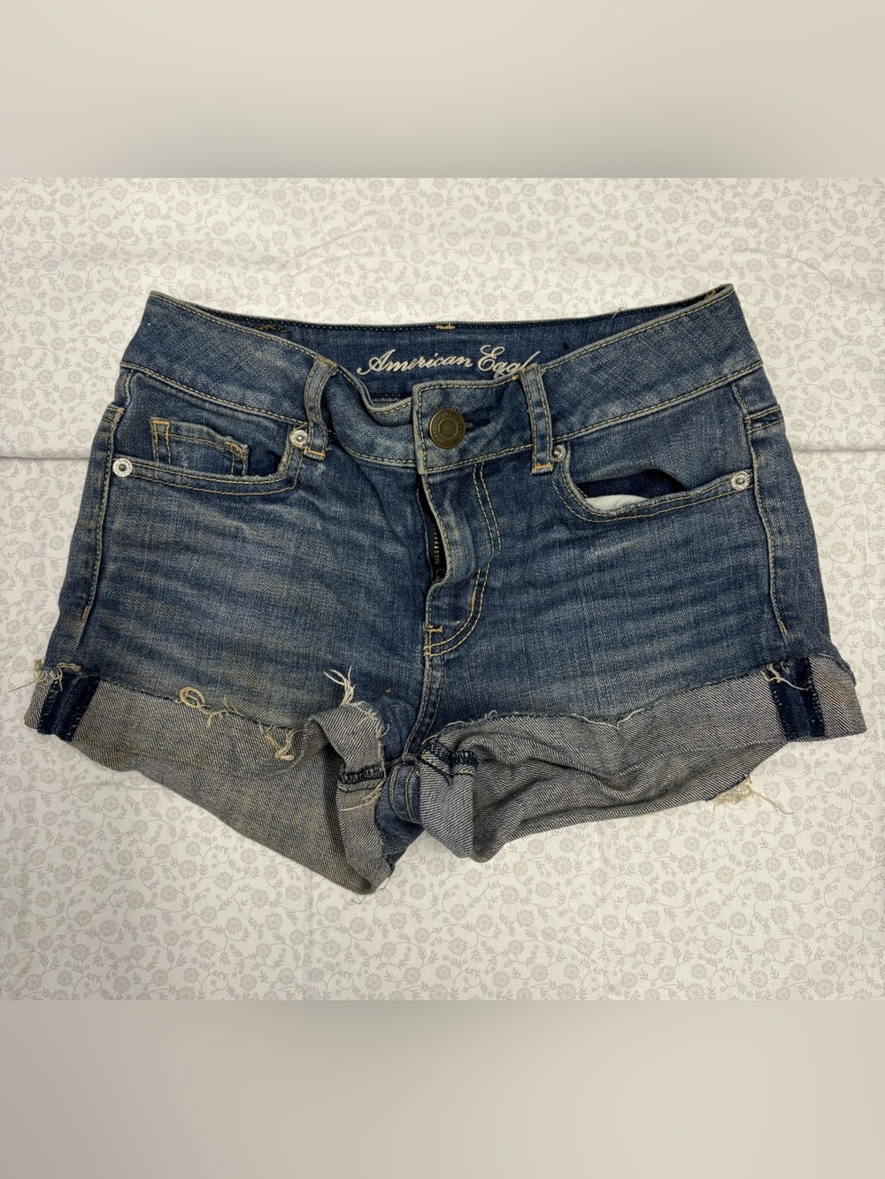 VTG Y2K American Eagle Women's Blue Stretch Denim Low Rise Cut Off Shorts Size S
